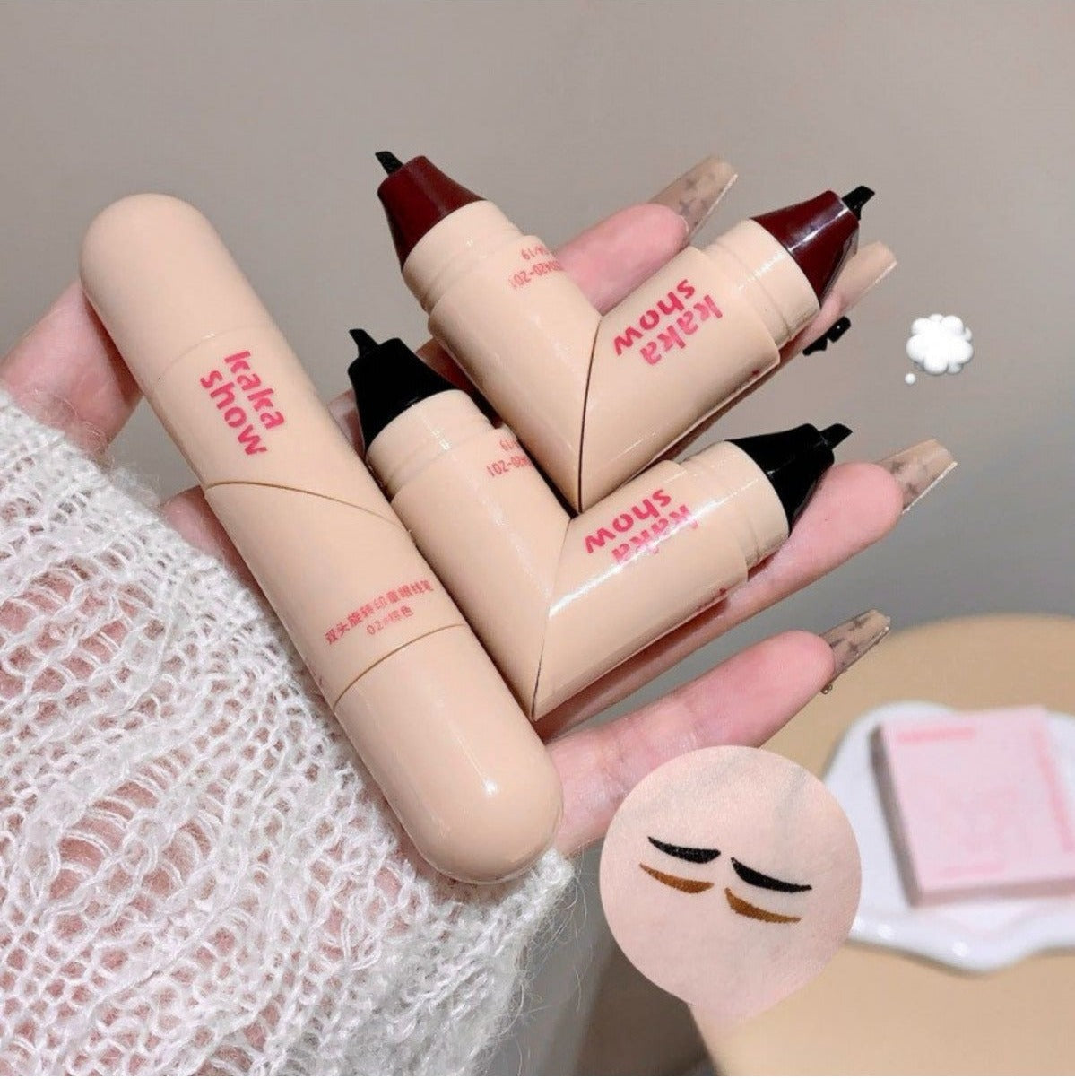 Çift Başlıklı Suya Tere Dayanıklı Eyeliner