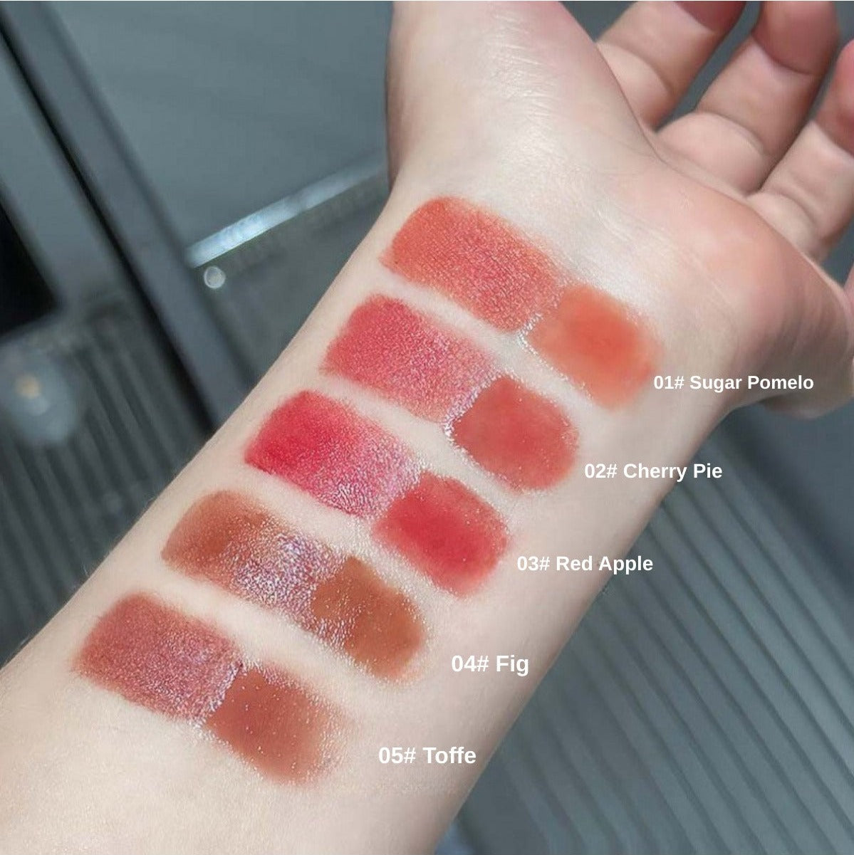 Fiyonk Detaylı 3’ü 1 Arada Dudak Tinti, Şeffaf Parlatıcılı Fırçalı Lip Gloss